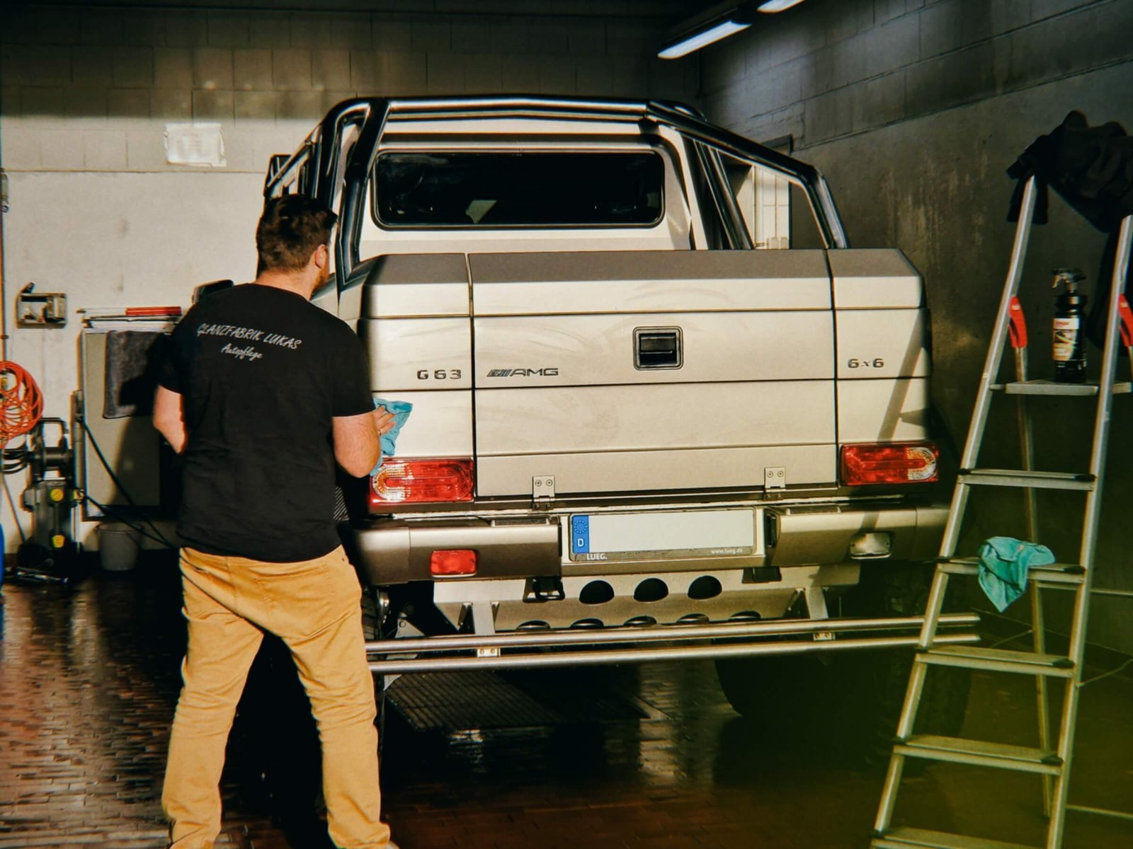 Autohaus und Geschäftskunden Fahrzeugaufbereitung Referenz 13 GF Lukas