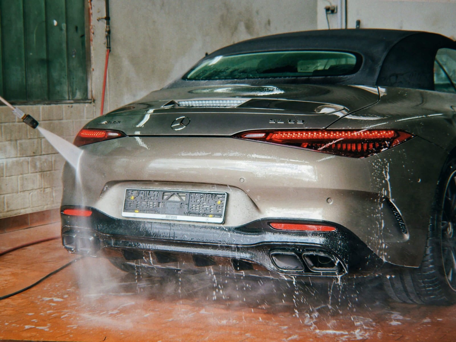 Autohaus und Geschäftskunden Fahrzeugaufbereitung Referenz 16 GF Lukas